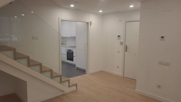 Foto 1 de Dúplex en venta en El Camp d'en Grassot i Gràcia Nova de 2 habitaciones con terraza y aire acondicionado