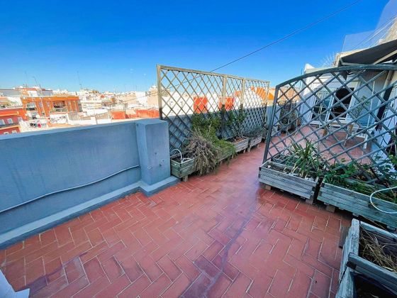 Foto 2 de Àtic en venda a calle Alcublas de 3 habitacions amb terrassa i balcó