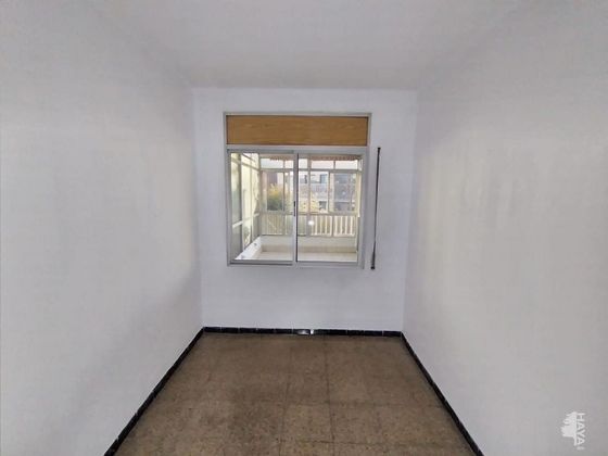 Foto 1 de Ático en venta en Gavarra de 3 habitaciones con terraza