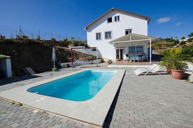Foto 2 de Chalet en venta en Alhaurín el Grande de 5 habitaciones con terraza y piscina