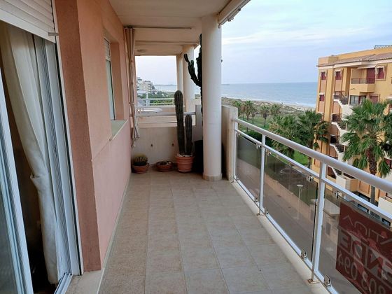 Foto 1 de Pis en venda a Guardamar de 2 habitacions amb terrassa i piscina