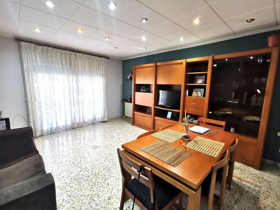 Foto 2 de Casa adossada en venda a Montcada Centre - La Ribera de 5 habitacions amb terrassa i garatge