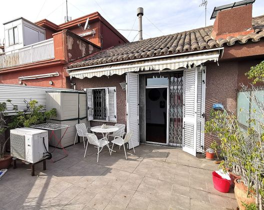 Foto 2 de Pis en venda a El Guinardó de 4 habitacions amb terrassa i balcó