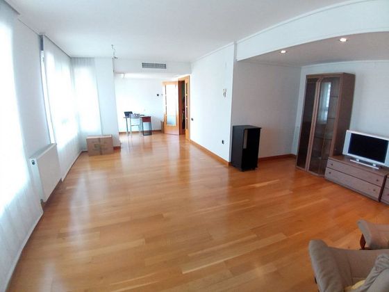 Foto 2 de Dúplex en venda a Benalúa de 3 habitacions amb terrassa i garatge