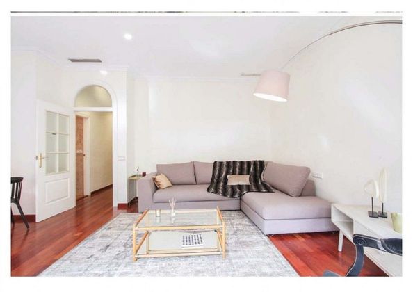 Foto 2 de Alquiler de piso en Centro - Alicante de 4 habitaciones con garaje y muebles