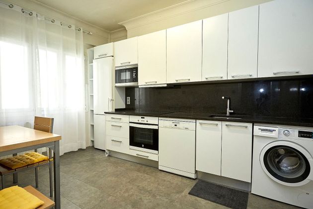 Foto 1 de Piso en venta en Centro - Vitoria-Gasteiz de 4 habitaciones con calefacción y ascensor