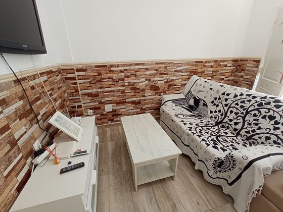 Foto 1 de Piso en alquiler en calle La Goleta de 2 habitaciones con muebles y aire acondicionado