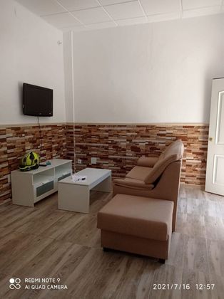 Foto 2 de Pis en lloguer a calle La Goleta de 2 habitacions amb mobles i aire acondicionat