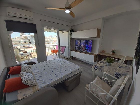 Foto 1 de Pis en lloguer a La Carihuela de 1 habitació amb terrassa i piscina