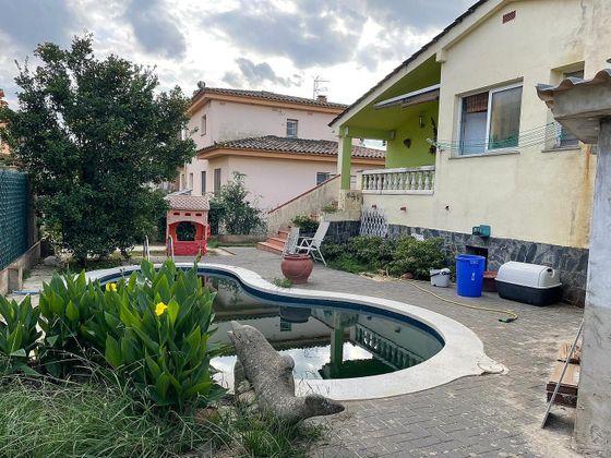 Foto 2 de Xalet en venda a Sant Julià de Ramis de 3 habitacions amb terrassa i piscina