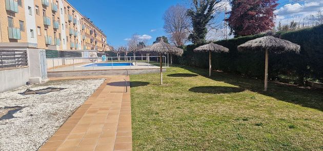 Foto 2 de Pis en venda a Celrà de 3 habitacions amb terrassa i piscina