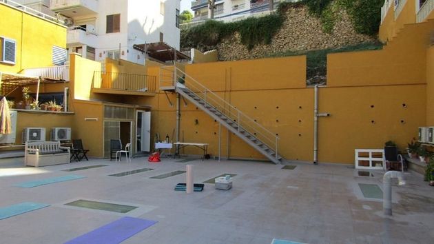 Foto 2 de Oficina en venda a El Poal amb terrassa i piscina