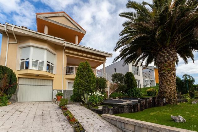 Foto 1 de Casa en venda a Carreño de 5 habitacions amb terrassa i garatge