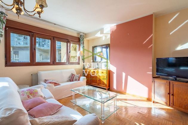 Foto 1 de Piso en venta en Milán - Pumarín - Teatinos de 3 habitaciones con terraza y garaje