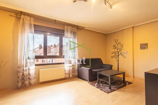 Foto 2 de Venta de piso en Tenderina Alta - Fozaneldi de 2 habitaciones con garaje y balcón
