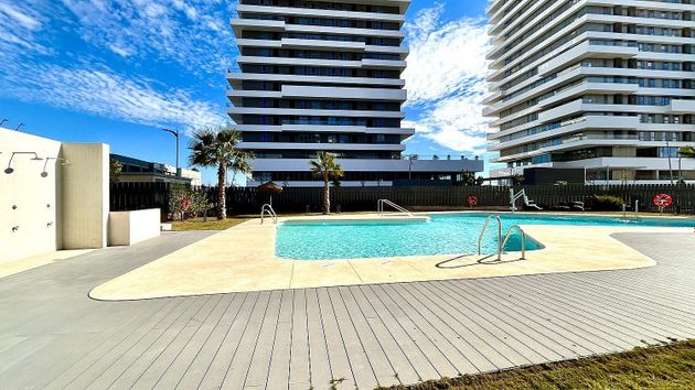 Foto 2 de Pis en venda a calle De la Térmica de 2 habitacions amb terrassa i piscina