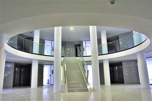 Foto 2 de Alquiler de oficina en calle Son Fangos de 1974 m²