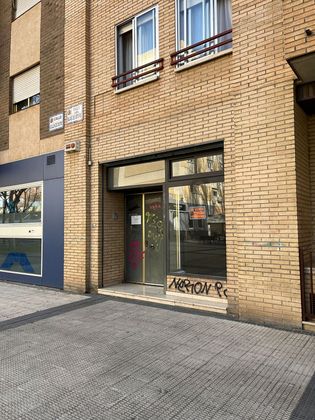 Foto 1 de Alquiler de local en calle Blas de Otero de 140 m²