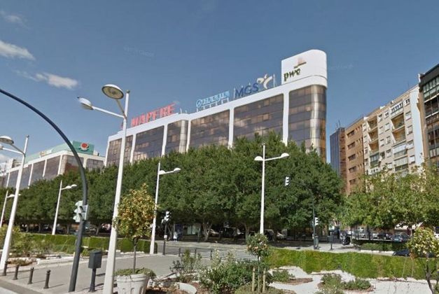 Foto 1 de Alquiler de oficina en Mestalla de 387 m²
