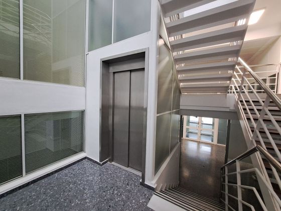 Foto 1 de Oficina en alquiler en Ciutat Jardí con aire acondicionado y ascensor