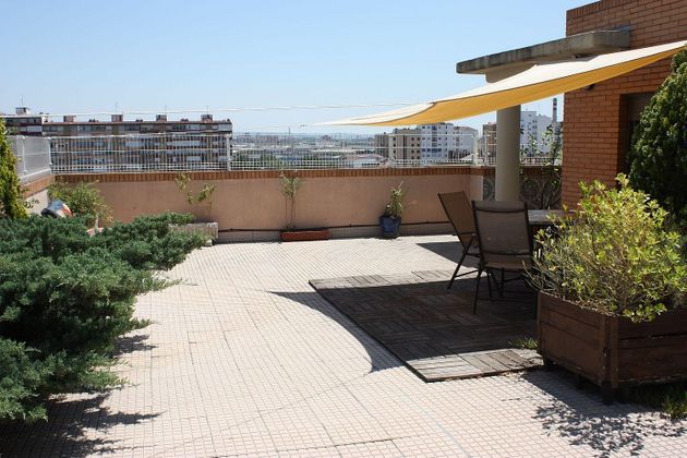 Foto 1 de Àtic en lloguer a Salvador Allende de 4 habitacions amb terrassa i garatge