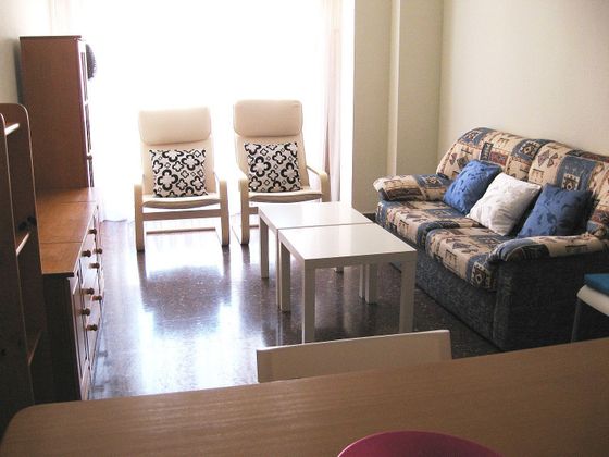 Foto 1 de Piso en alquiler en Delicias de 3 habitaciones con terraza y muebles