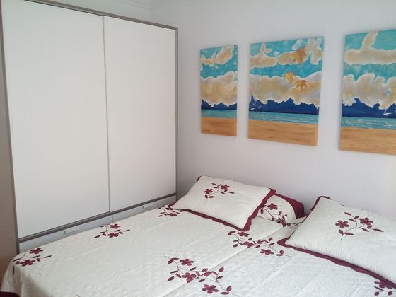 Foto 1 de Alquiler de piso en La Magdalena de 3 habitaciones con muebles y aire acondicionado