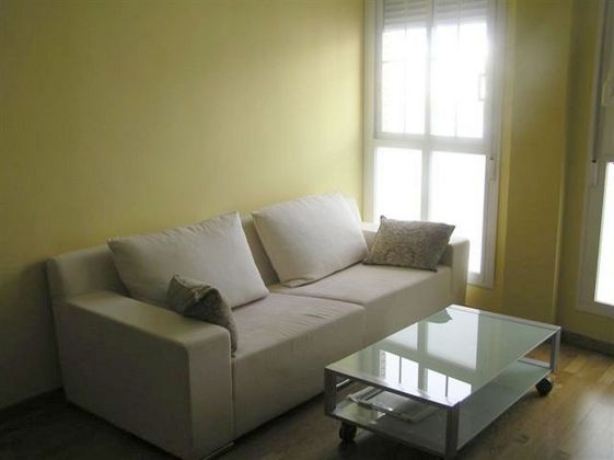 Foto 2 de Piso en alquiler en Barrio Torrero de 2 habitaciones con muebles y calefacción