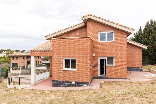 Foto 2 de Xalet en venda a Venta del Olivar de 4 habitacions amb terrassa i garatge