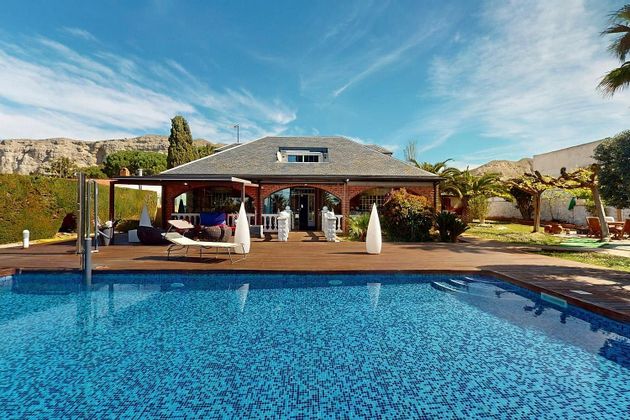 Foto 1 de Xalet en venda a Alfajarín de 4 habitacions amb terrassa i piscina