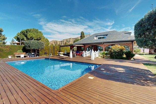 Foto 2 de Xalet en venda a Alfajarín de 4 habitacions amb terrassa i piscina