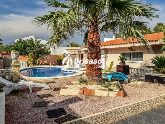 Foto 1 de Xalet en venda a Casalot de 6 habitacions amb terrassa i piscina