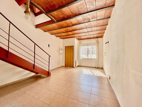 Foto 1 de Casa en venda a Sant Adrià de Besos de 2 habitacions amb terrassa i aire acondicionat