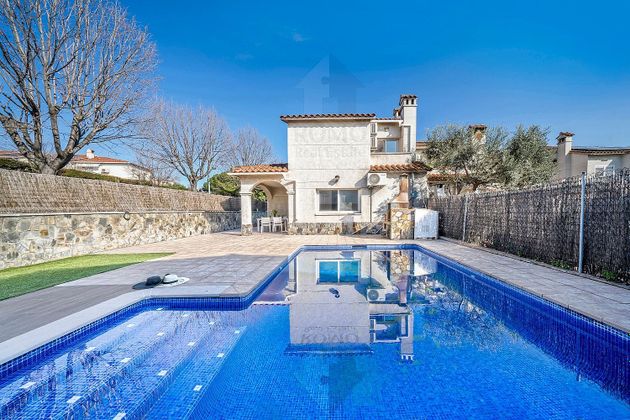 Foto 1 de Casa en venda a Lliçà de Vall de 4 habitacions amb piscina i jardí