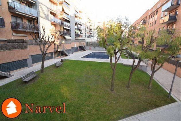 Foto 2 de Dúplex en venda a Can Clos - Avda. Catalunya de 3 habitacions amb terrassa i piscina