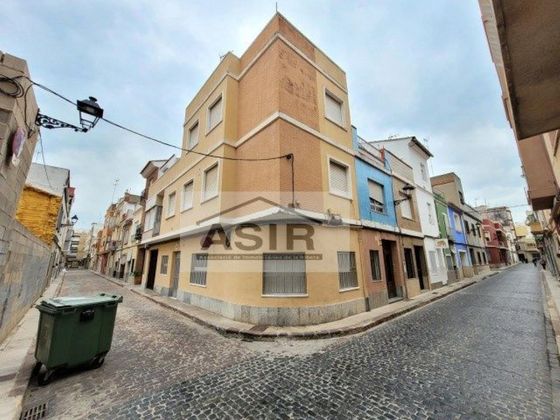 Foto 1 de Casa adossada en venda a calle Doctor Ferrán de 5 habitacions amb terrassa i garatge