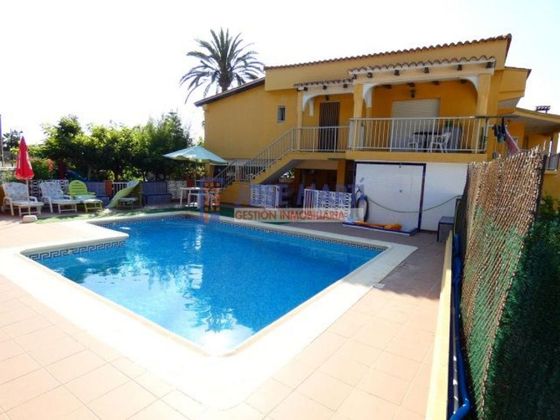 Foto 1 de Xalet en venda a urbanización San Bernat de 7 habitacions amb terrassa i piscina
