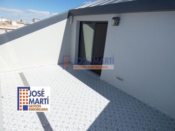 Foto 2 de Àtic en venda a plaza Matjor de 2 habitacions amb terrassa i aire acondicionat