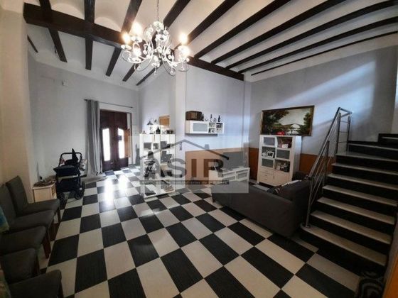 Foto 2 de Casa adossada en venda a calle Purisima de 4 habitacions amb terrassa i garatge