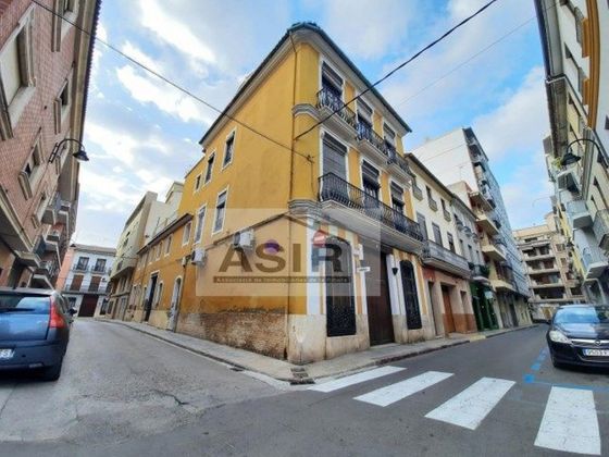 Foto 1 de Casa adossada en venda a calle Bailen de 6 habitacions amb terrassa i garatge