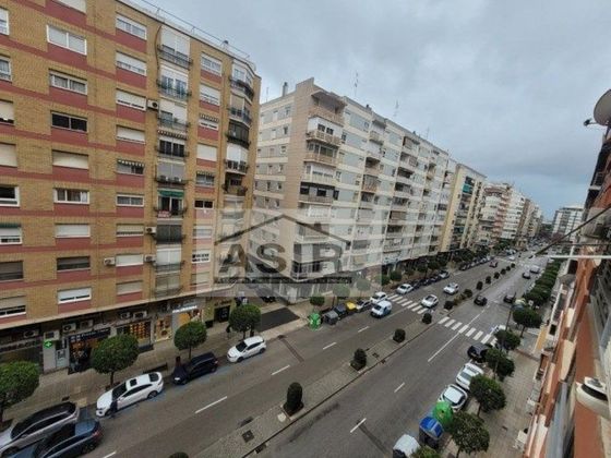 Foto 2 de Piso en venta en avenida Sants Patrons de 3 habitaciones con terraza y ascensor
