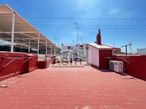 Foto 2 de Casa adossada en venda a calle General Espartero de 4 habitacions amb terrassa i garatge