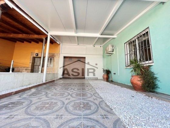 Foto 2 de Xalet en venda a avenida Mestra Fernandez de 4 habitacions amb terrassa i piscina