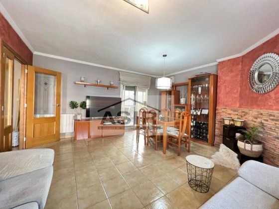 Foto 1 de Casa adossada en venda a calle Bonavista de 4 habitacions amb terrassa i garatge