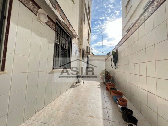 Foto 2 de Piso en venta en calle Salvador Perles de 3 habitaciones con terraza y balcón