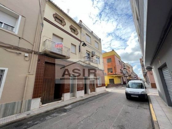 Foto 1 de Casa adossada en venda a calle Bailen de 4 habitacions amb terrassa i garatge