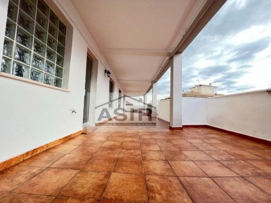 Foto 2 de Pis en venda a plaza Generalitat de 3 habitacions amb terrassa i aire acondicionat