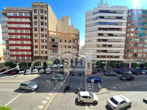 Foto 2 de Pis en venda a avenida Sants Patrons de 5 habitacions amb balcó i aire acondicionat