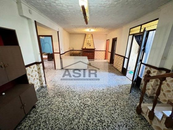 Foto 2 de Casa adossada en venda a calle Mar de 5 habitacions amb terrassa i garatge