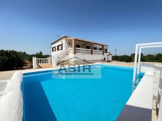 Foto 1 de Chalet en venta en calle Vilella de 5 habitaciones con terraza y piscina